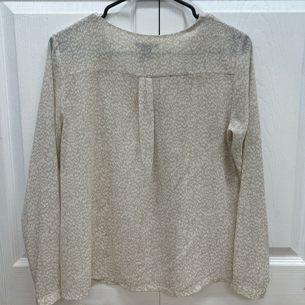 H&M Sheer Cream/White Buttoned Long Sleeve Blouse - Picture 4 of 4